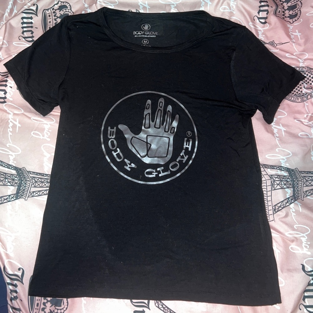 Soft and stretchy black tee